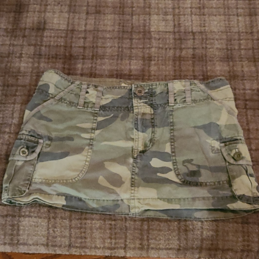 Camo mini skirt